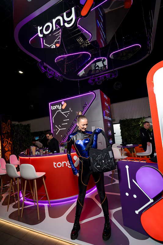 TONY-008 1