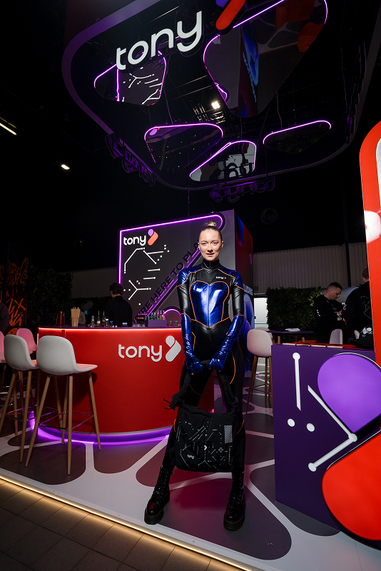 TONY-100 1
