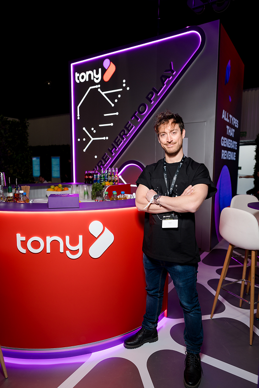 TONY-118 1