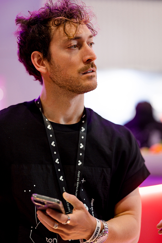 TONY-220 1